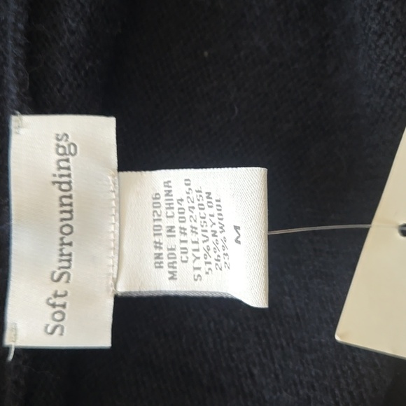 NWT Soft Surroundings Black Wool Blend V-Neck Sweater with Fringe Size Medium - Picture 10 of 12